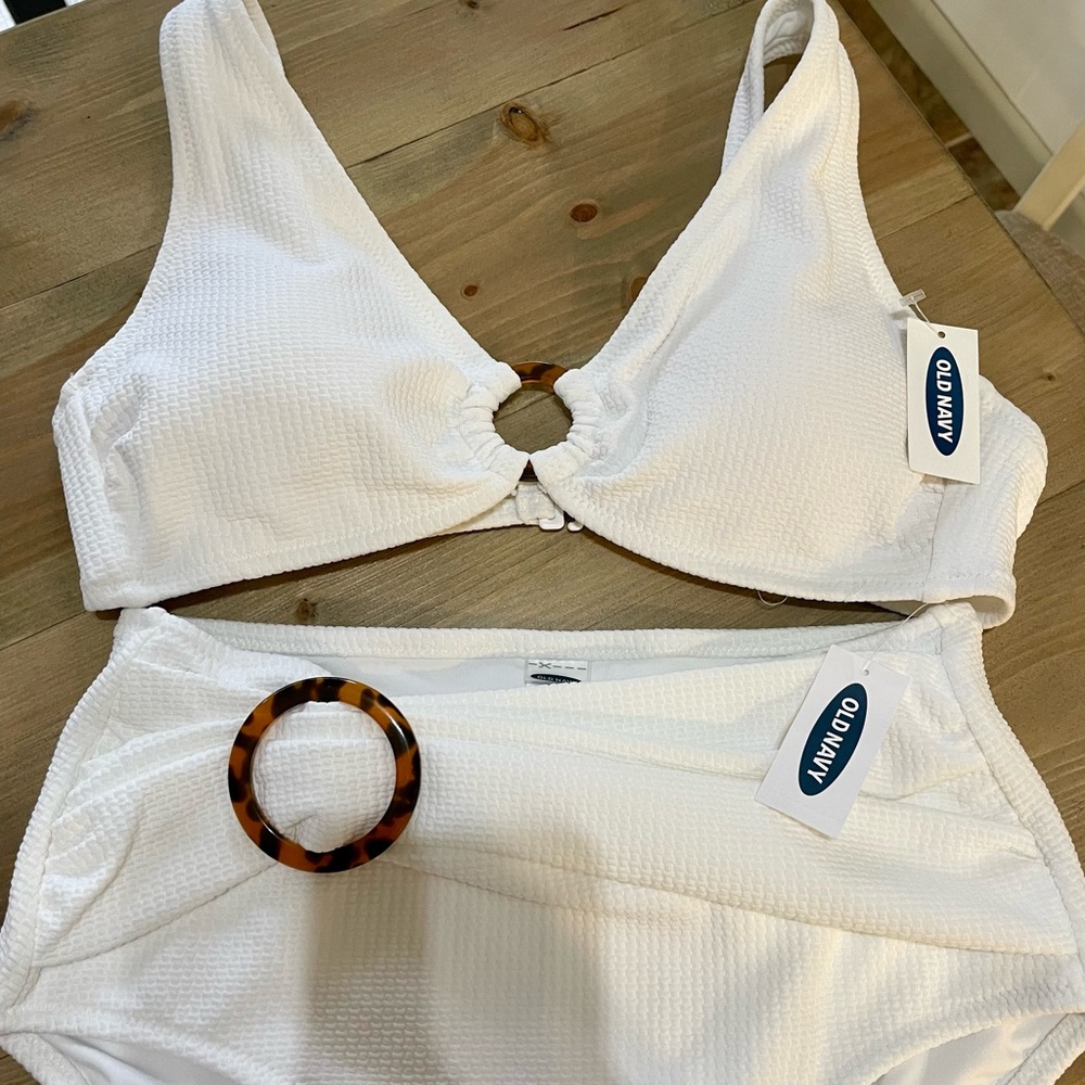 Old navy swim suit NWT Size Small